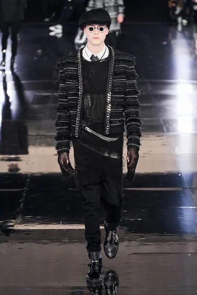 Look 12